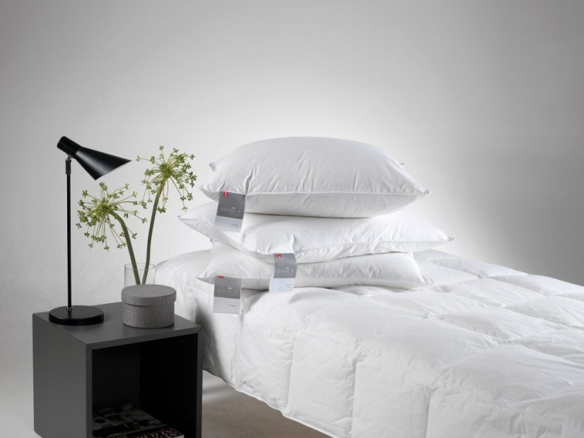 50x70 | DANICA OLIVIA MEDIUM luxusní péřový polštář