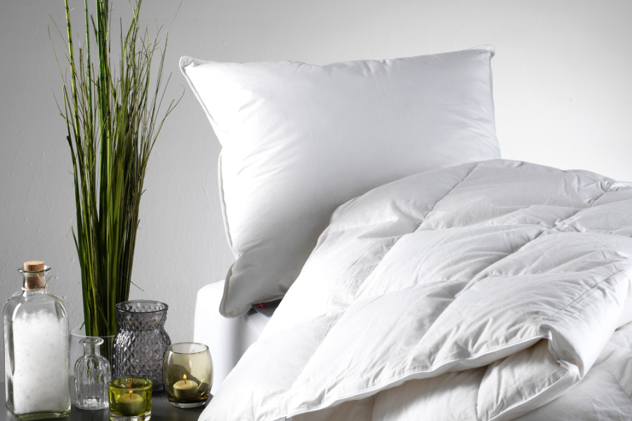 Luxusní péřový polštář z prachového peří DANICA CAROLINE